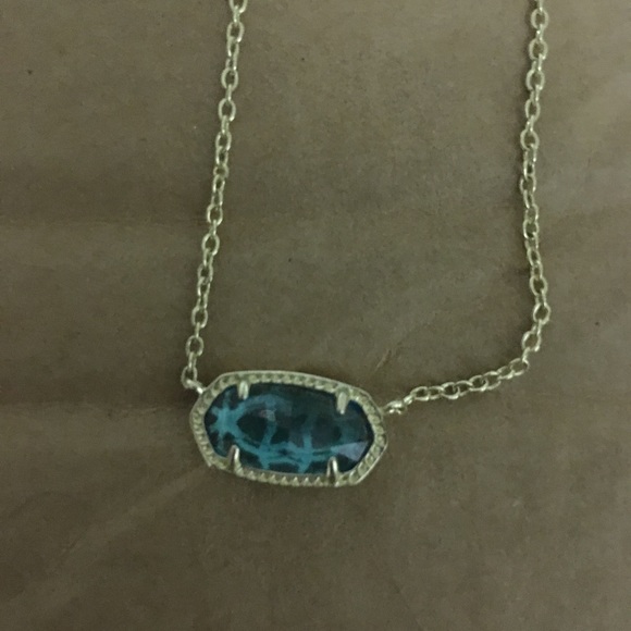 Kendra Scott Elisa Pendant Necklace In London Blue - Picture 3 of 4